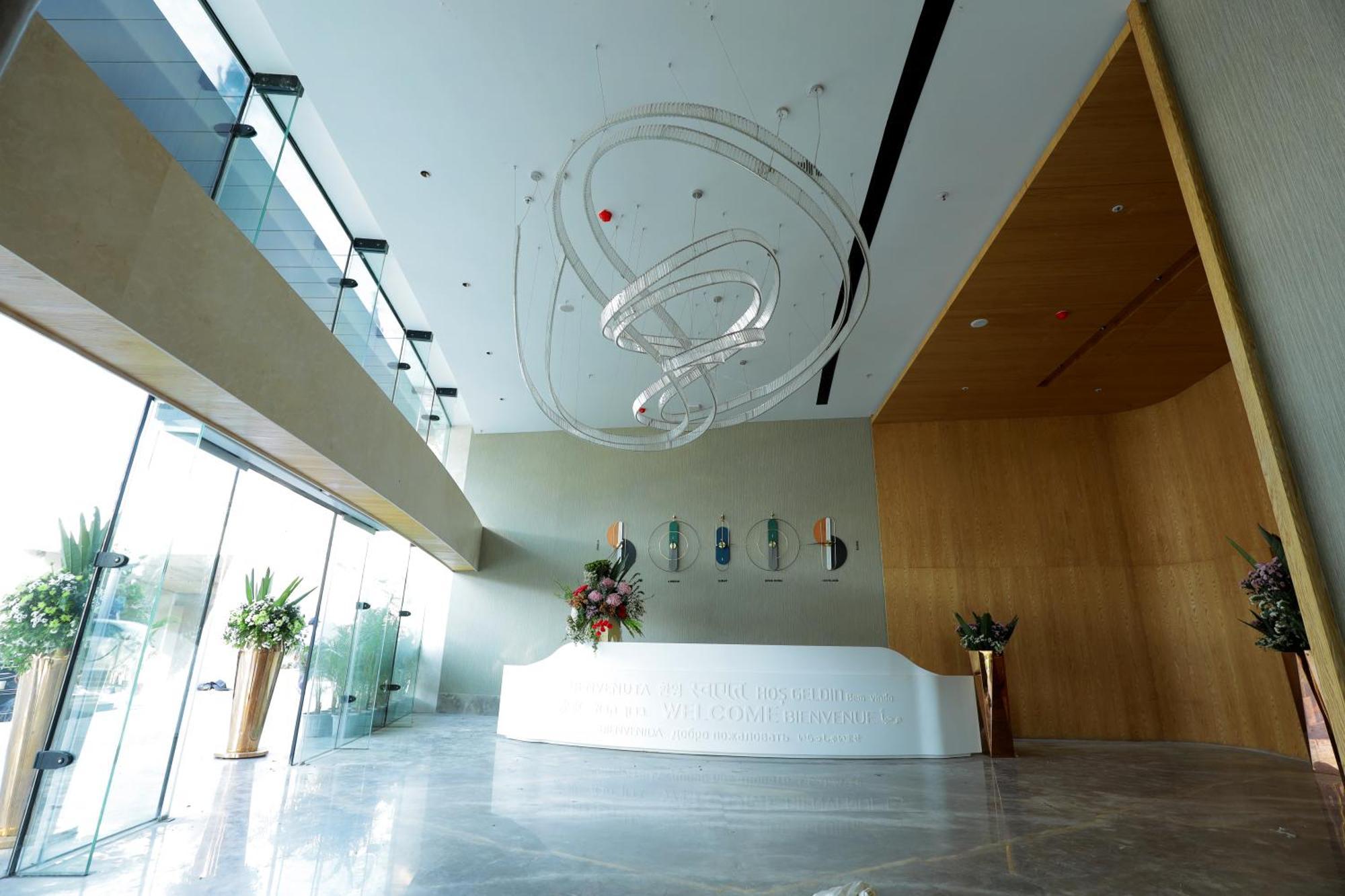 The World Surat Hotel ภายนอก รูปภาพ