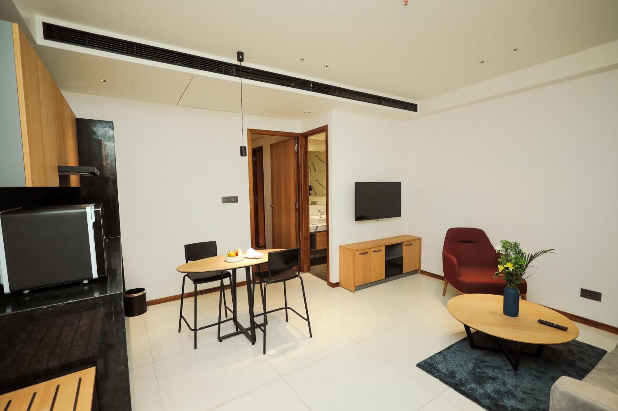 The World Surat Hotel ภายนอก รูปภาพ